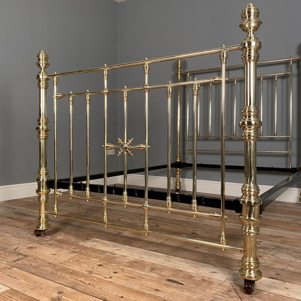 Superb Quality Hoskins & Sewell Brass Double Bed