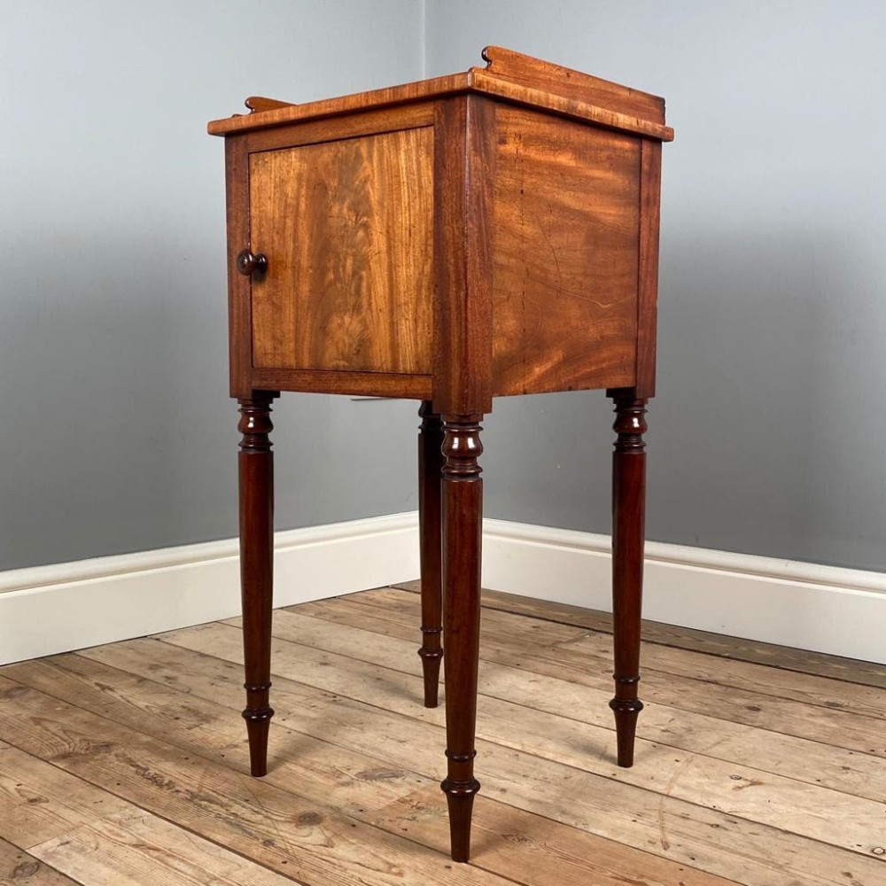 Georgian Mahogany Bedside Cabinet
