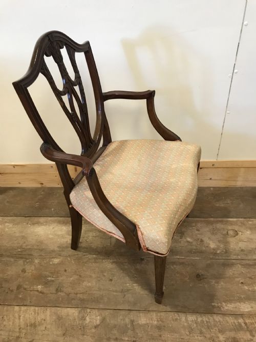 A 19TH CENTURY HEPPLEWHITE PRINCE OF WALES FEATHER CHAIR - ADDITIONAL PHOTO 8