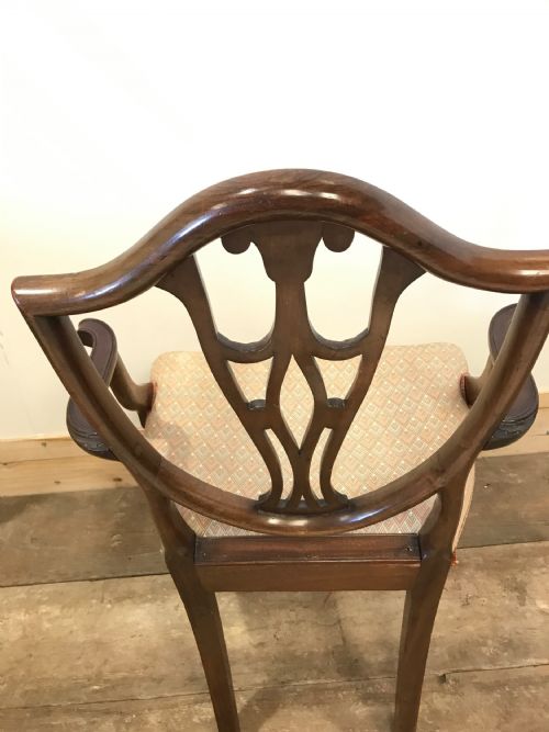 A 19TH CENTURY HEPPLEWHITE PRINCE OF WALES FEATHER CHAIR - ADDITIONAL PHOTO 4