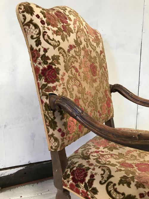 LATE 17TH C CONTINENTAL WALNUT HIGHBACK ARMCHAIR - ADDITIONAL PHOTO 4