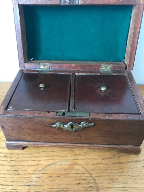GEORGE III MAHOGANY CHIPPENDALE STYLE TEA CADDY - ADDITIONAL PHOTO 6