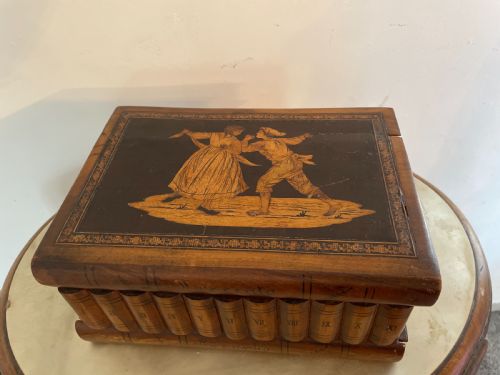 antique sorrento ware marquetry box - CATEGORY: ANTIQUE BOXES - DATED 19TH CENTURY