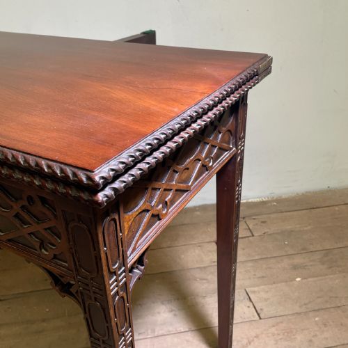 AN ENGLISH CHINESE CHIPPENDALE STYLE MAHOGANY TEA TABLE C1890 - ADDITIONAL PHOTO 1
