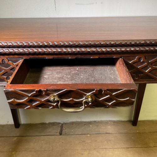 AN ENGLISH CHINESE CHIPPENDALE STYLE MAHOGANY TEA TABLE C1890 - ADDITIONAL PHOTO 3