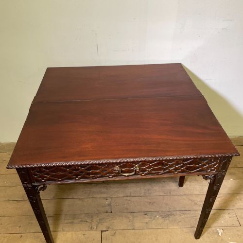 AN ENGLISH CHINESE CHIPPENDALE STYLE MAHOGANY TEA TABLE C1890 - ADDITIONAL PHOTO 4