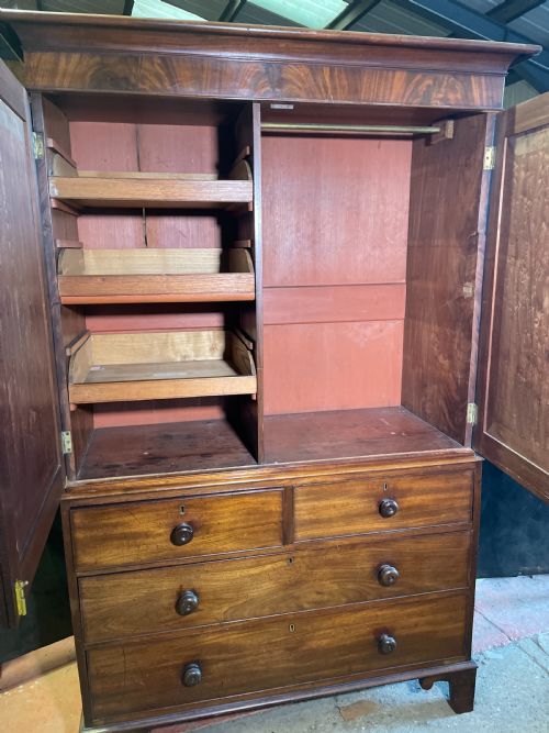 EARLY 19THC FLAME MAHOGANY LINEN PRESS C1820 - ADDITIONAL PHOTO 2