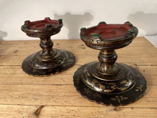 A PAIR OF CHINESE QING GILT AND PAINTED BLACK LACQUER TAZZAS - ADDITIONAL PHOTO 4