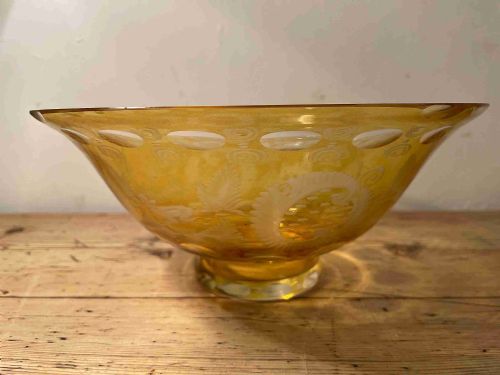 LARGE BOHEMIAN ETCHED AMBER GLASS BOWL C1900 - ADDITIONAL PHOTO 1