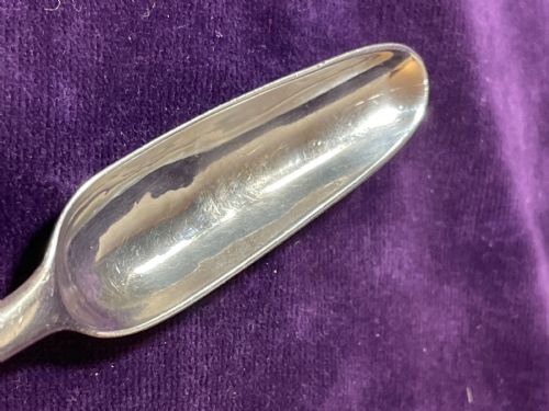GEORGE II SILVER MARROW SCOOP BY EBENEZER COKER 1750 - ADDITIONAL PHOTO 1