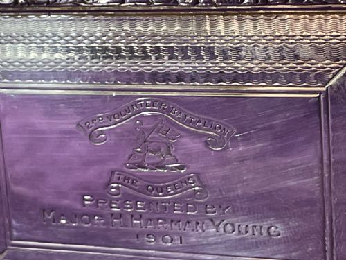 LARGE SILVER SNUFF BOX GEORGE UNITE 1900 MILITARY INTEREST QUEENS REGIMENT - ADDITIONAL PHOTO 6