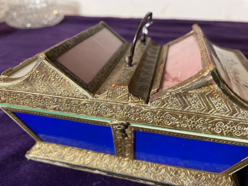 AN UNUSUAL 18TH C ITALIAN PAINTED GLASS CASKET - ADDITIONAL PHOTO 9