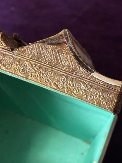 AN UNUSUAL 18TH C ITALIAN PAINTED GLASS CASKET - ADDITIONAL PHOTO 13