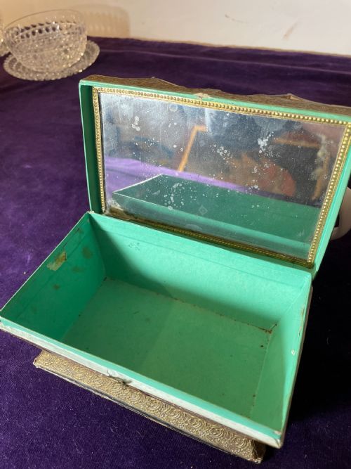 AN UNUSUAL 18TH C ITALIAN PAINTED GLASS CASKET - ADDITIONAL PHOTO 10