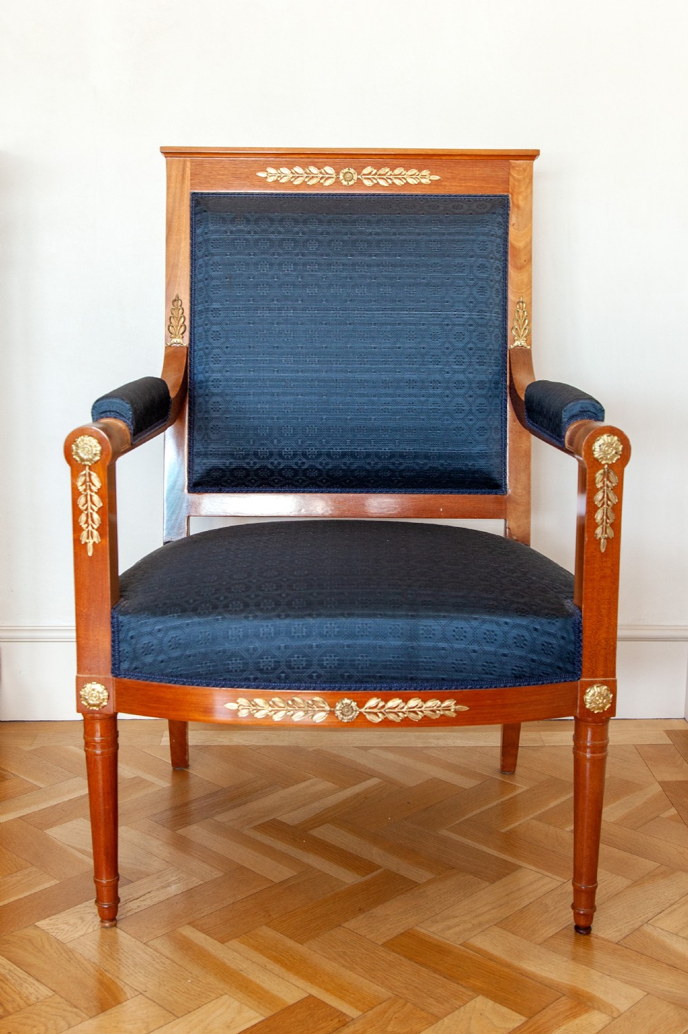Maison Kreiger Mahogany Dining Suite in Empire style View XVIII