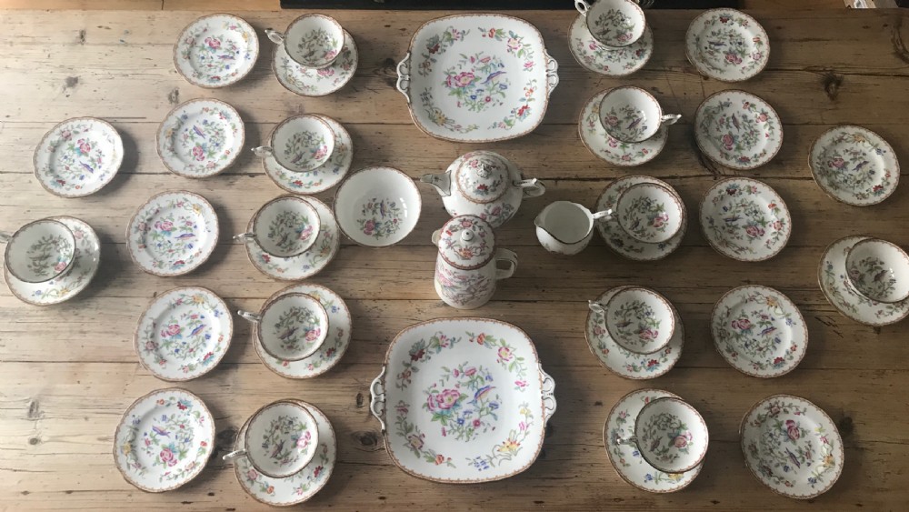 Extensive Coalport Pembroke pattern Tea set c 1900 (42 pieces)