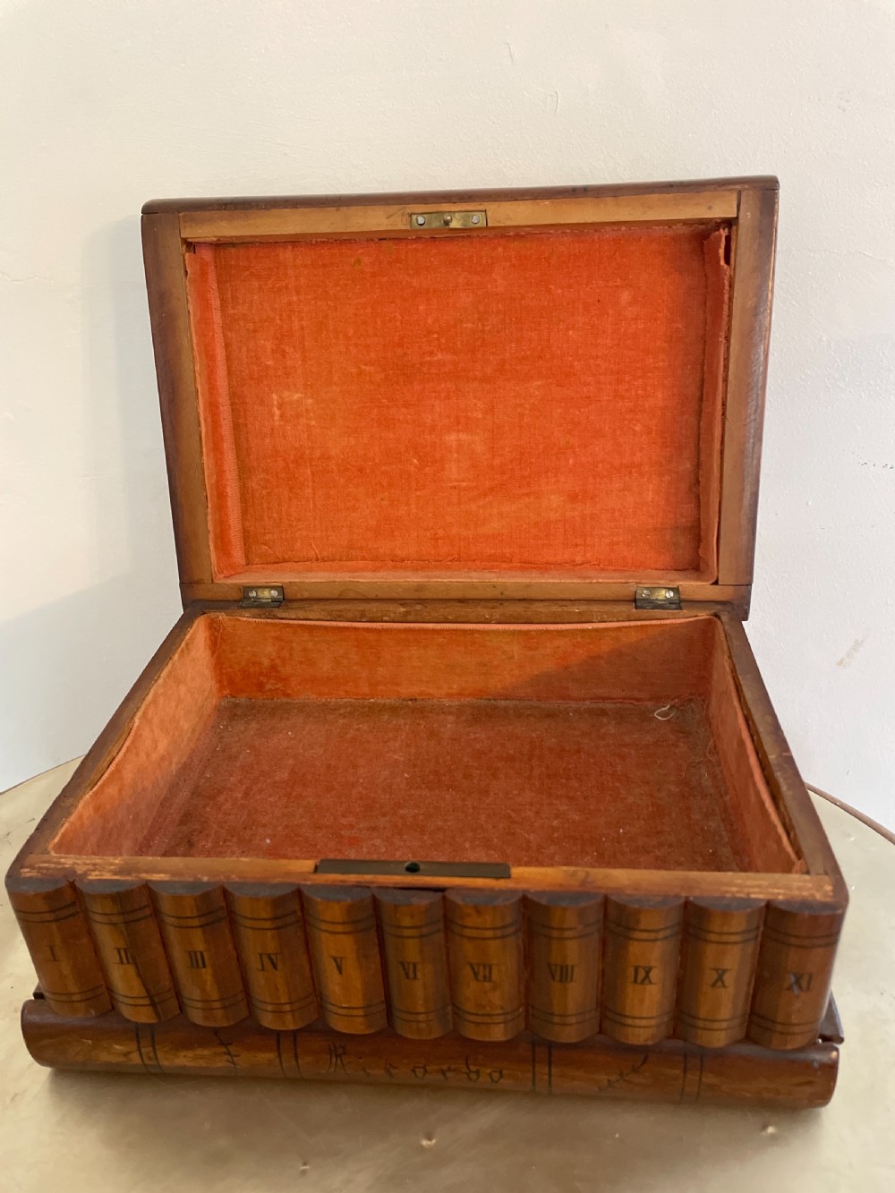 Antique Sorrento Ware marquetry box View VI