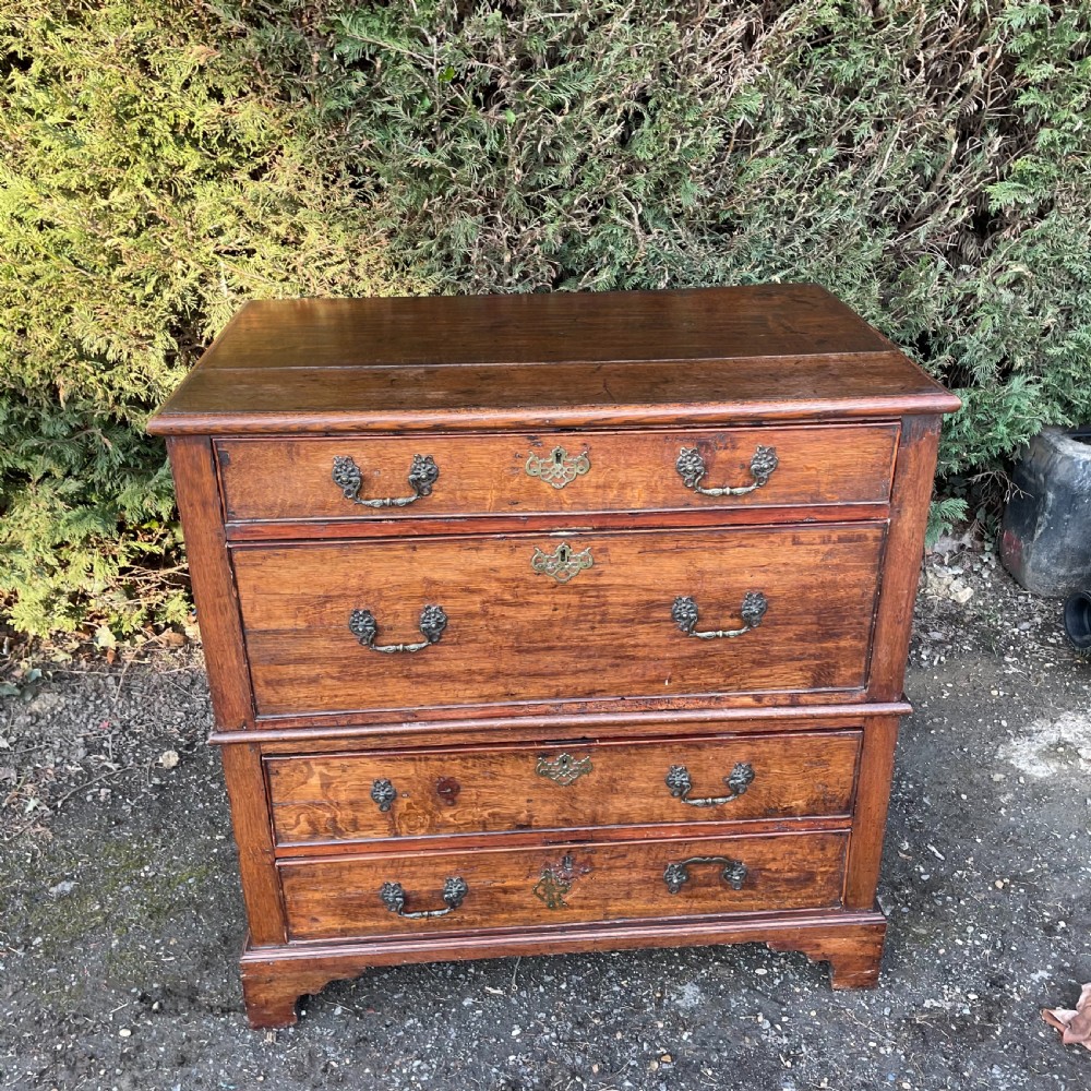 Early 18th century solid oak chest of drawers View III