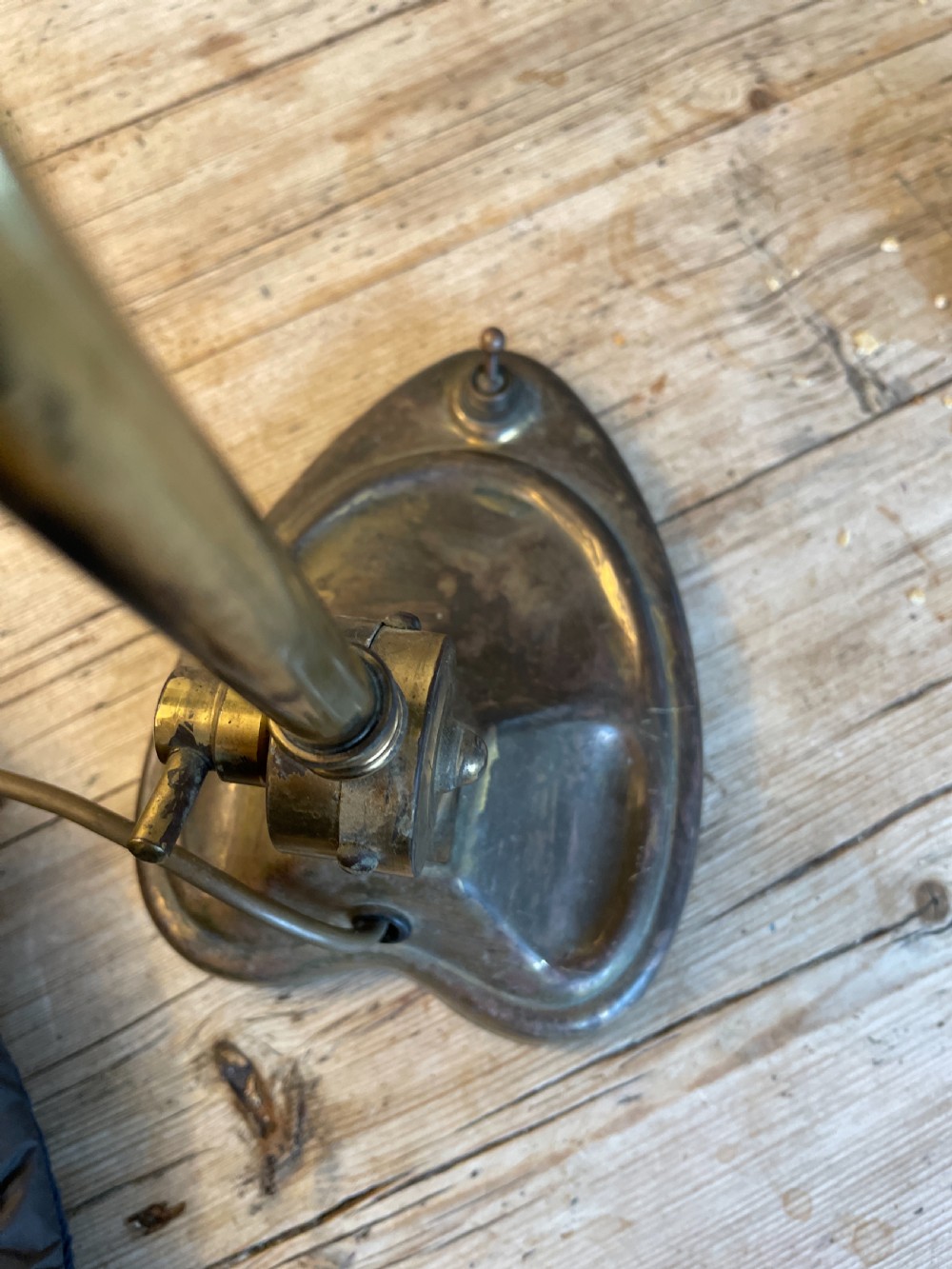 Early 20thC Brass Bankers/Desk Lamp View XI