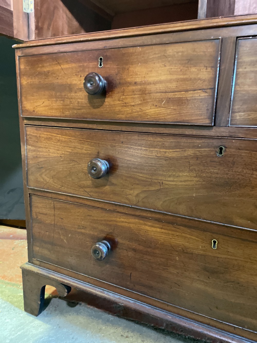 Early 19thc flame Mahogany linen Press c1820 View X