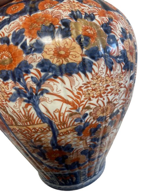 LARGE IMARI JAR AND COVER - ADDITIONAL PHOTO 4