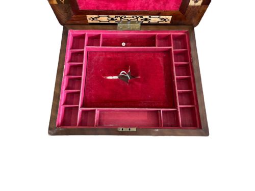 SPECIMEN WOOD CHESS BOARD - ADDITIONAL PHOTO 3