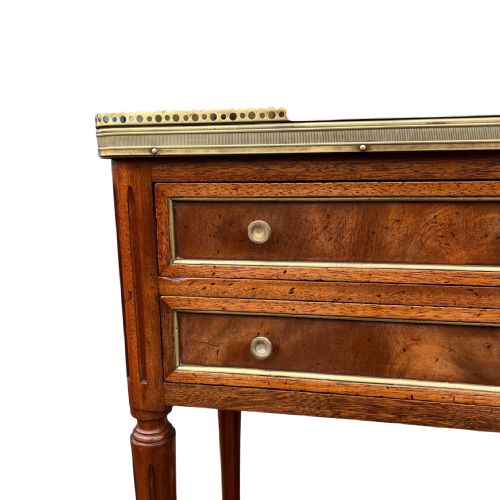 PAIR OF LOUIS XVI STYLE MAHOGANY BEDSIDE TABLES - ADDITIONAL PHOTO 5