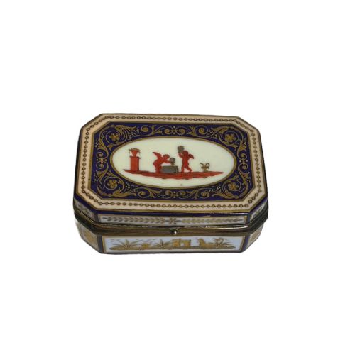 19TH CENTURY VIENNA PORCELAIN TABLE SNUFF BOX - ADDITIONAL PHOTO 1