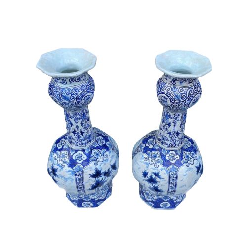 LARGE PAIR OF DELFT VASES - ADDITIONAL PHOTO 1
