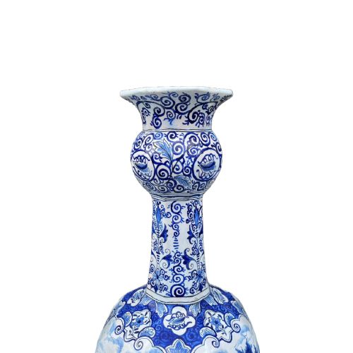 LARGE PAIR OF DELFT VASES - ADDITIONAL PHOTO 3
