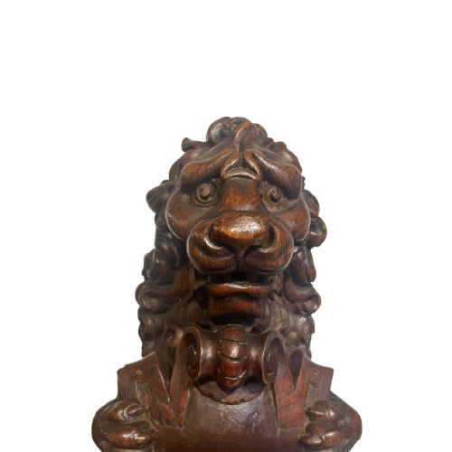 19TH CENTURY CARVED OAK LION NEWEL POST FINIAL - ADDITIONAL PHOTO 4