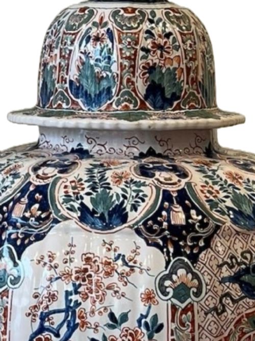 LARGE PAIR OF DELFT VASES - ADDITIONAL PHOTO 5