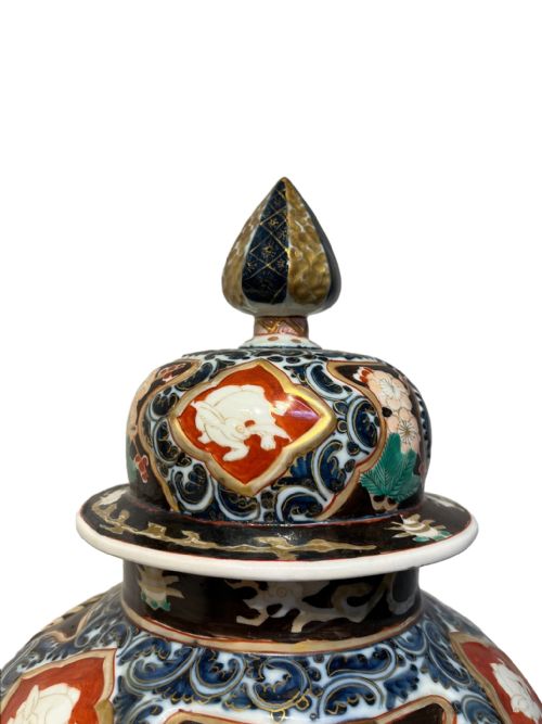 PAIR OF JAPANESE STYLE LIDDED JARS - ADDITIONAL PHOTO 3