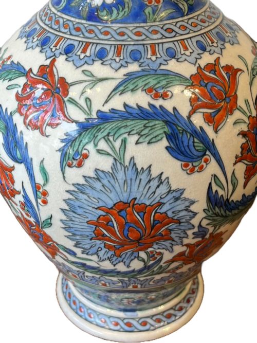 PAIR OF IZNIK STYLE VASES - ADDITIONAL PHOTO 3
