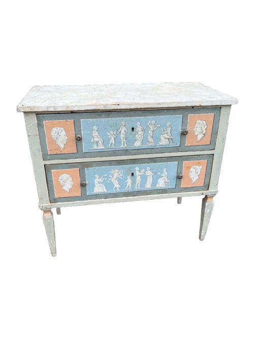 18th century french commode - CATEGORY: ANTIQUE CHEST OF DRAWERS - DATED 18TH CENTURY