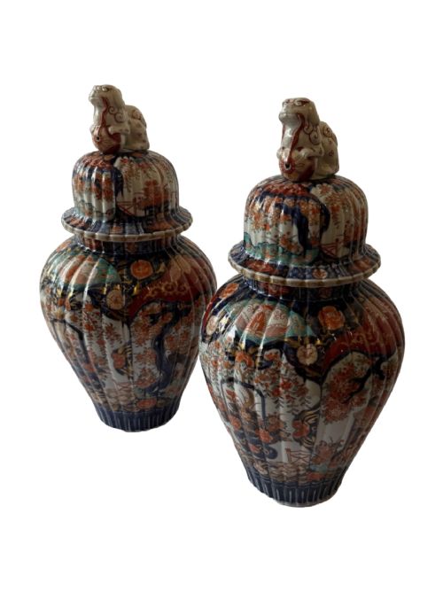 LARGE PAIR OF ANTIQUE IMARI JARS - ADDITIONAL PHOTO 1