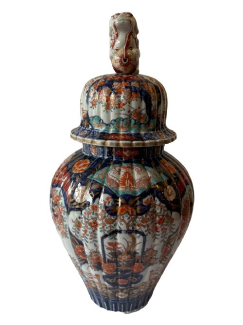 LARGE PAIR OF ANTIQUE IMARI JARS - ADDITIONAL PHOTO 2