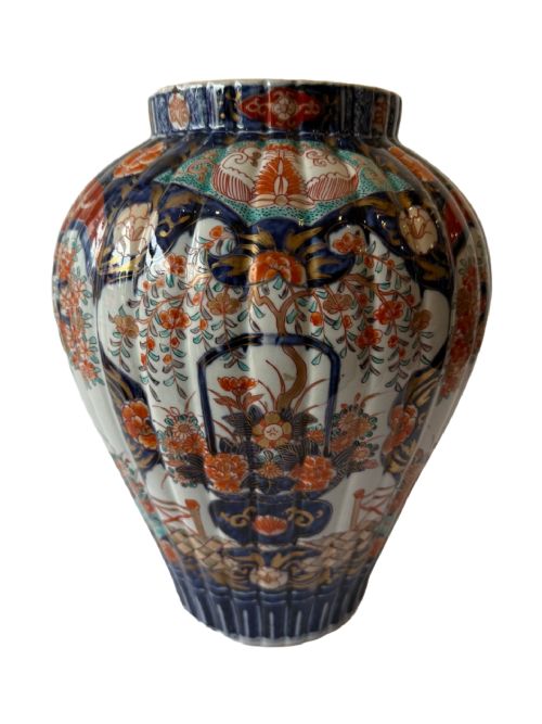 LARGE PAIR OF ANTIQUE IMARI JARS - ADDITIONAL PHOTO 4