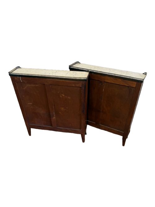 PAIR OF MAHOGANY LOW BOOKCASES - ADDITIONAL PHOTO 7