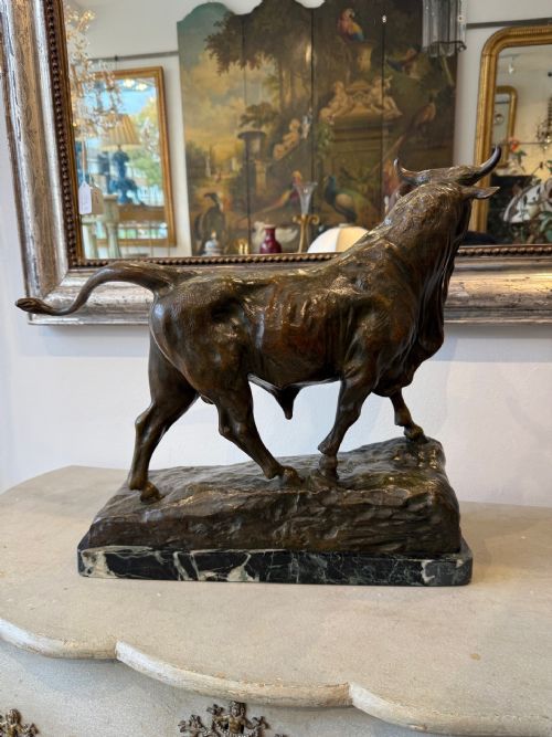 LARGE ANTIQUE BRONZE BULL - ADDITIONAL PHOTO 3