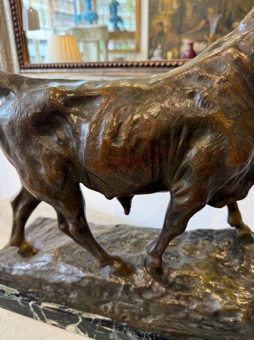 LARGE ANTIQUE BRONZE BULL - ADDITIONAL PHOTO 6