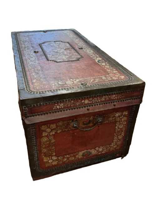 CHINESE EXPORT LEATHER AND BRASS BOUND TRUNK - ADDITIONAL PHOTO 2