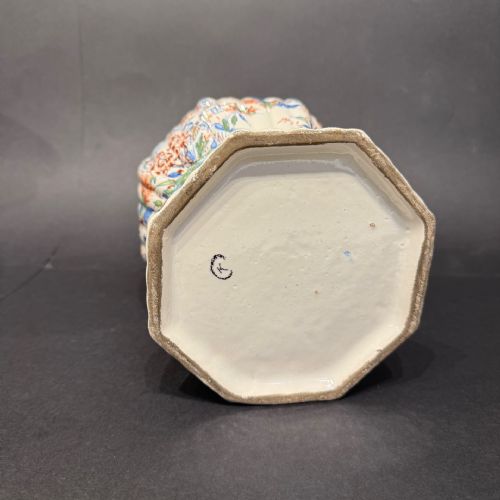 PAIR OF DELFT LIDDED VASES - ADDITIONAL PHOTO 6