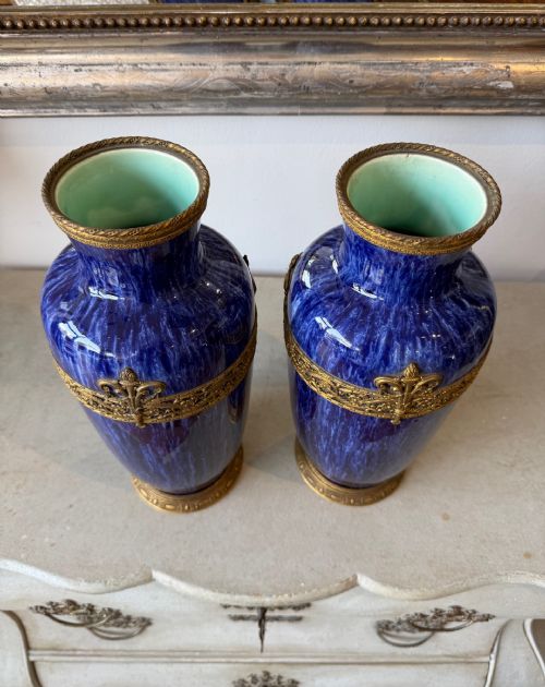 PAIR OF MOTTLED BLUE GLAZED VASES - ADDITIONAL PHOTO 1