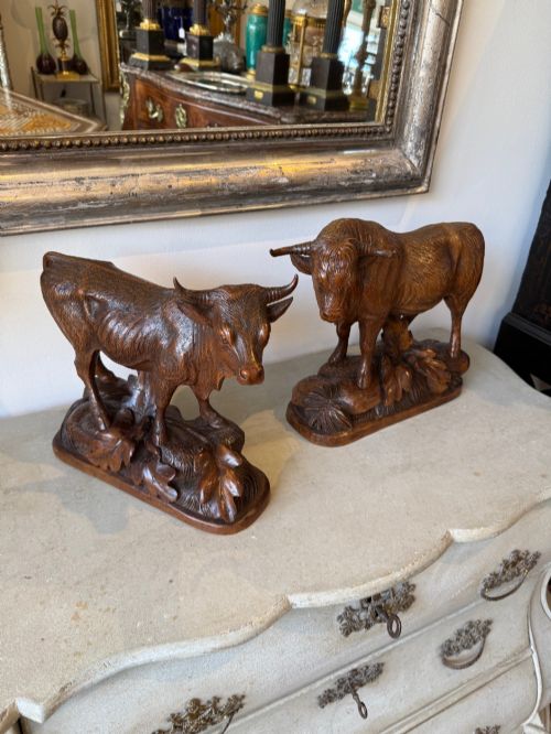 LARGE BLACK FOREST PAIR BULL AND COW - ADDITIONAL PHOTO 1
