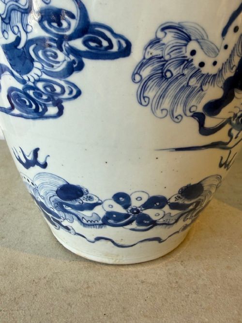 LARGE PAIR OF CHINESE BLUE AND WHITE VASES - ADDITIONAL PHOTO 4