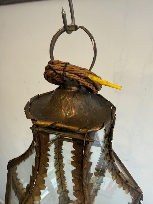 BRASS CURVED GLASS LANTERN - ADDITIONAL PHOTO 4
