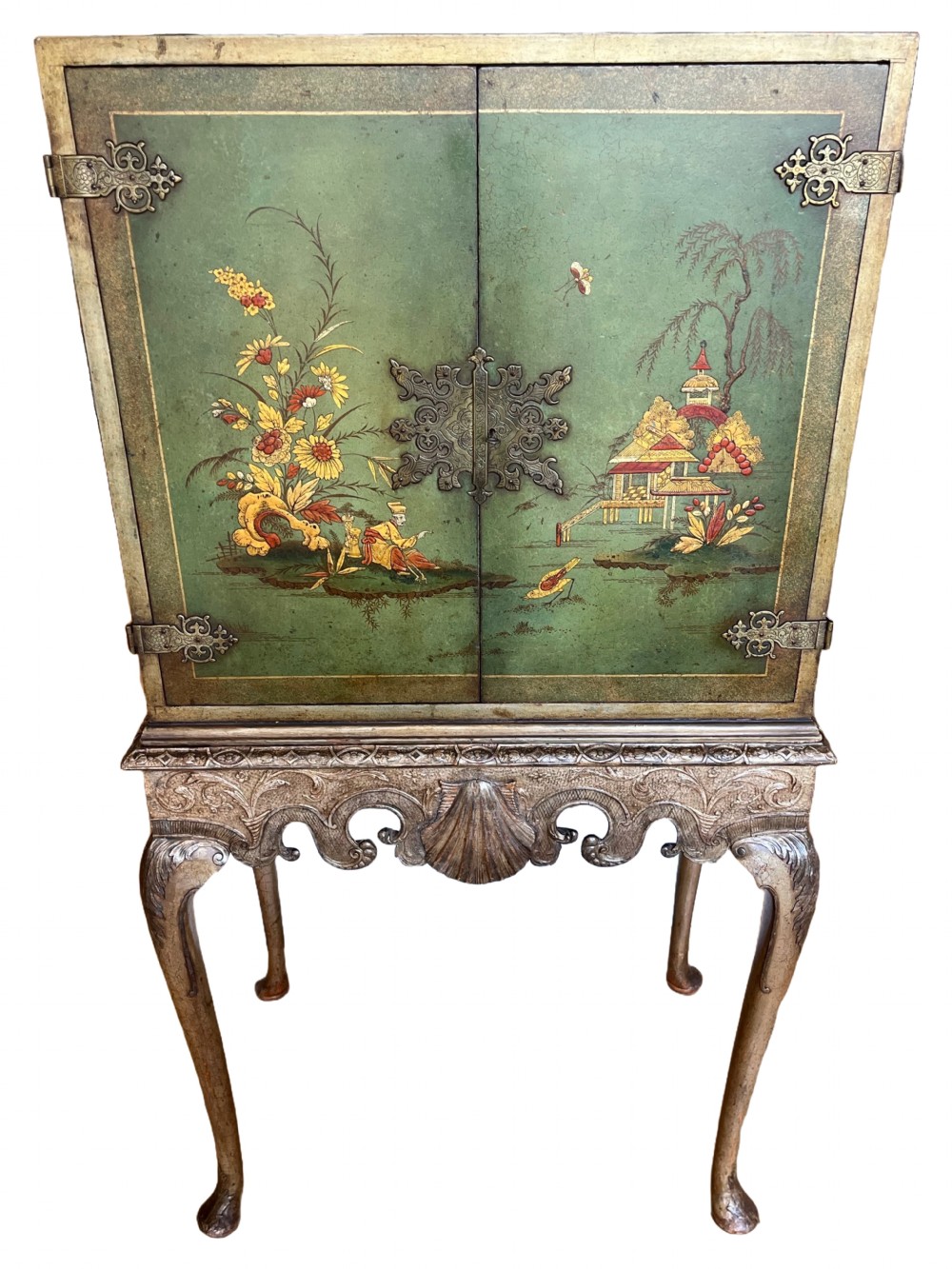 Chinoiserie green lacquer cabinet
