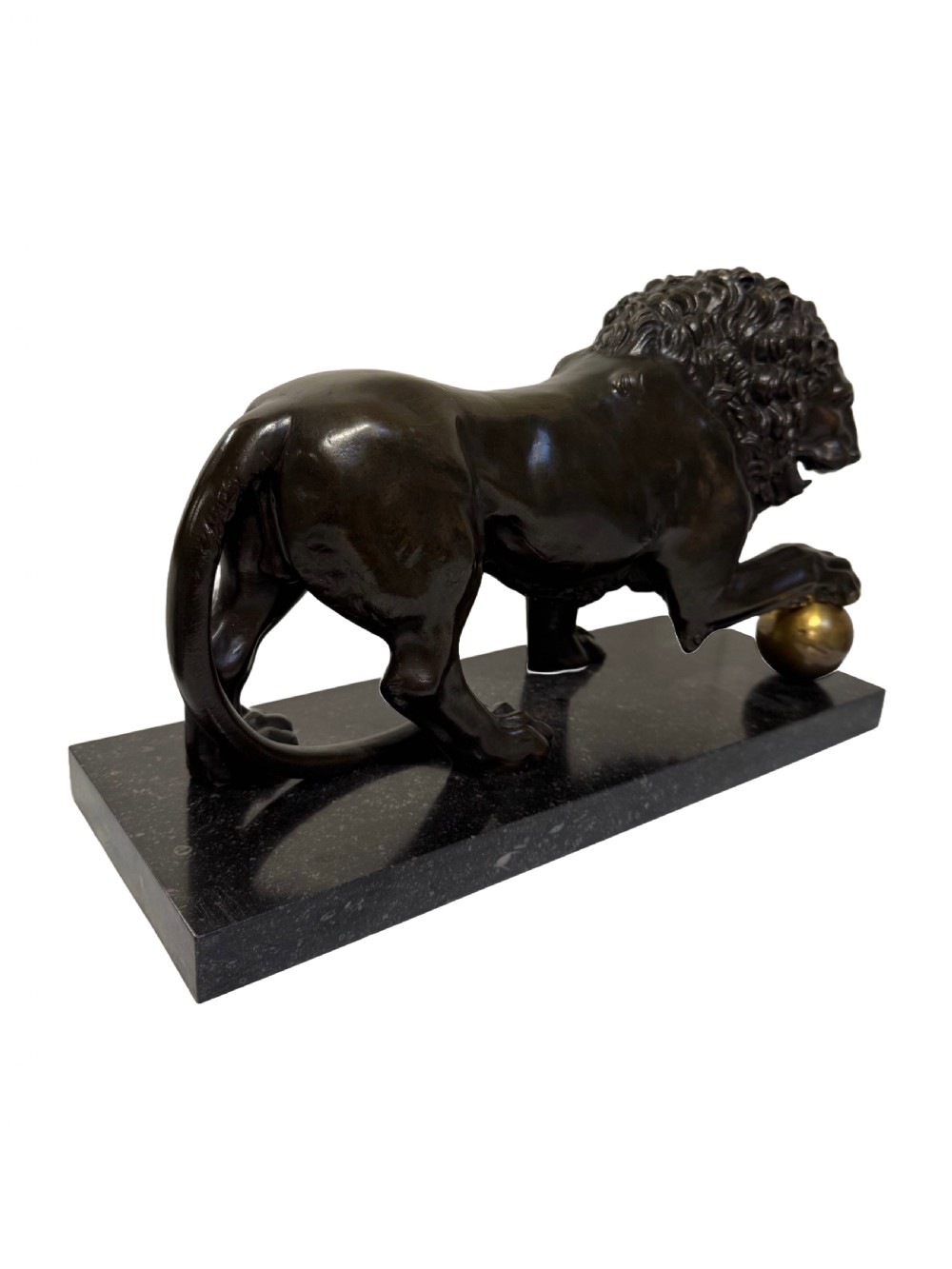 Large bronze Medici Lion View II
