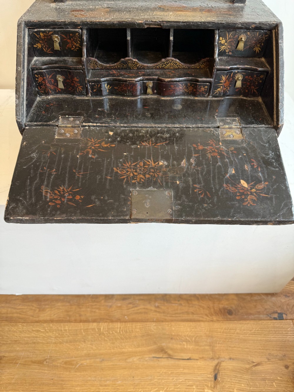 English chinoiserie japanned toilet mirror  View VIII